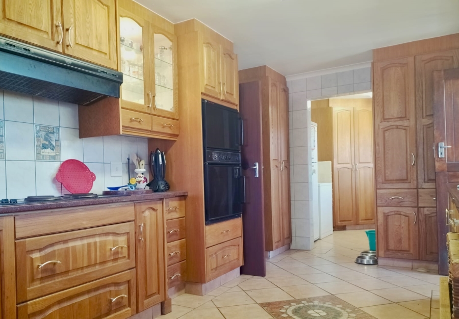 4 Bedroom Property for Sale in Fraaiuitsig Western Cape